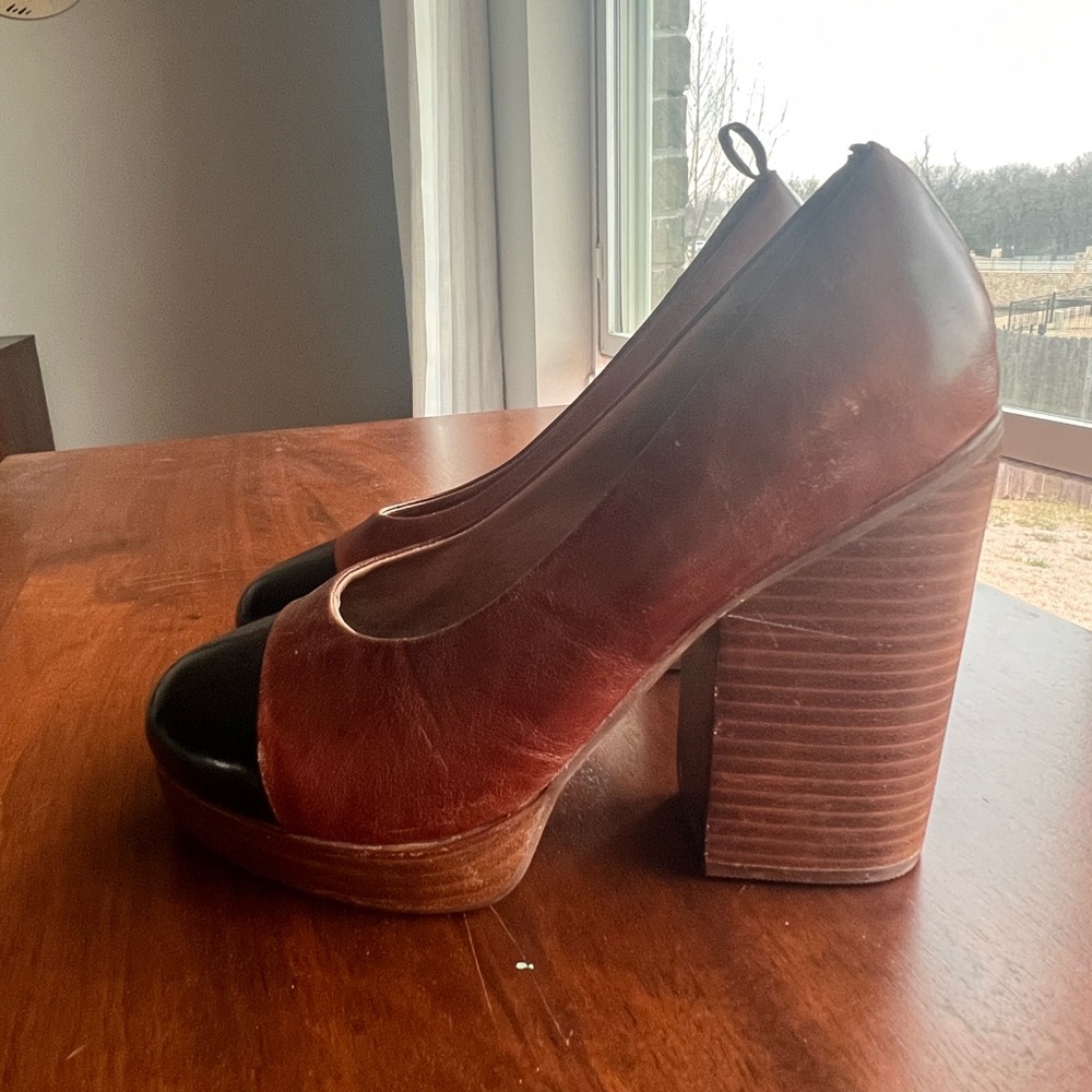 Jeffrey Campbell Brown Leather Platform Pumps with Black Cap Toe - Picture 8 of 8